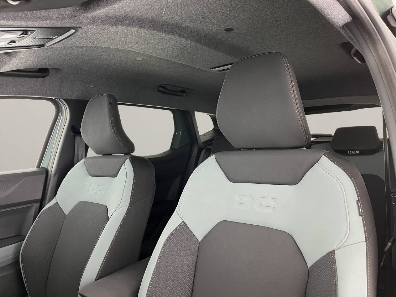 DACIA Duster 1.2 Hybrid Extreme 4WD-image-14