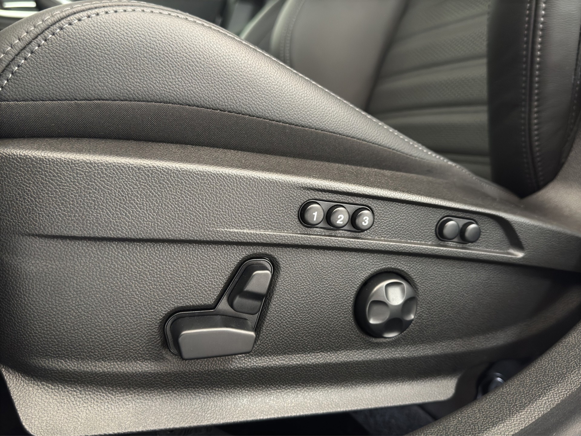 ALFA ROMEO Giulia 2.0 Veloce Q4 AT8 "Pack Premium-Harman Kardon"-image-8