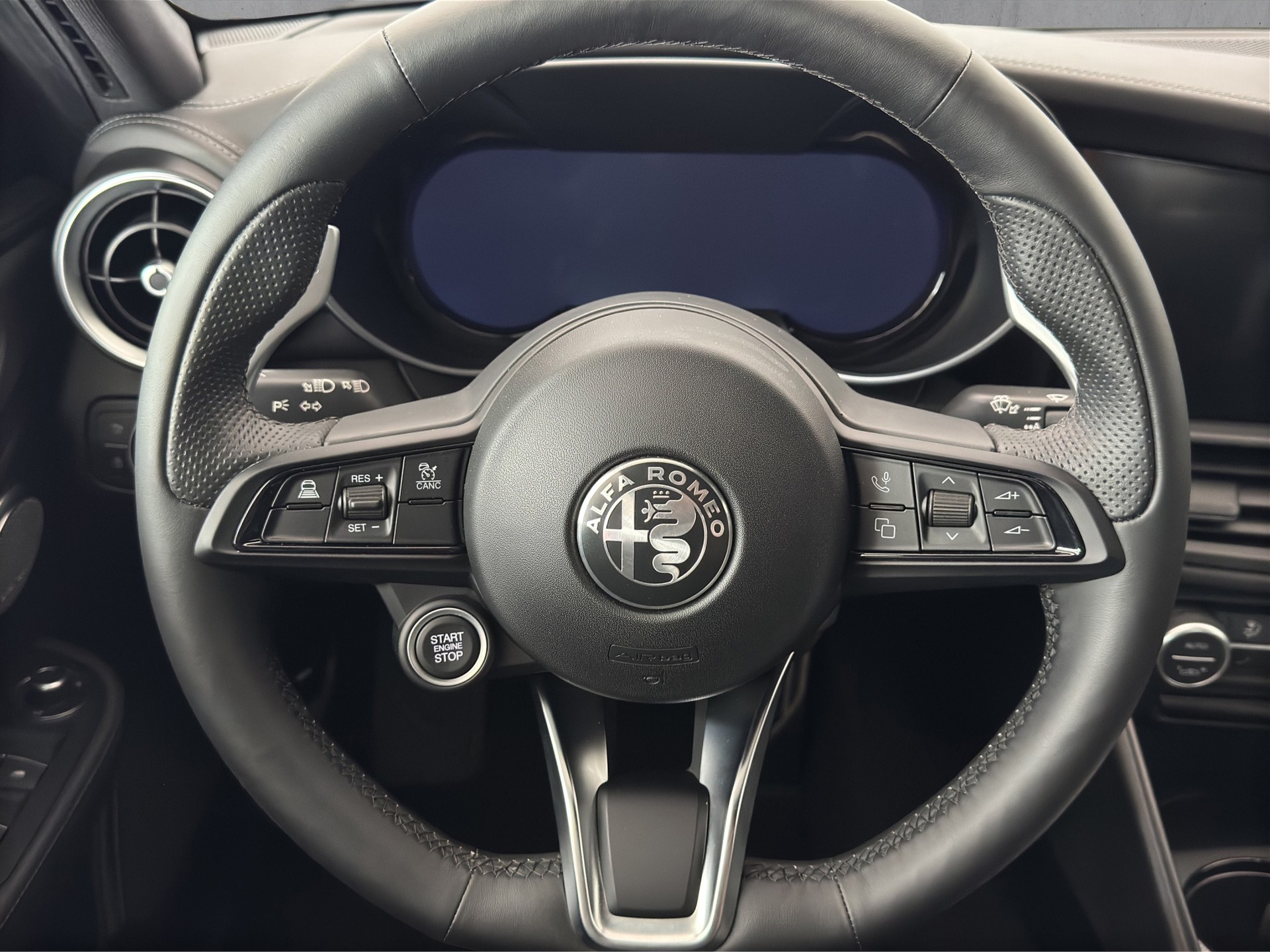 ALFA ROMEO Giulia 2.0 Veloce Q4 AT8 "Pack Premium-Harman Kardon"-image-14