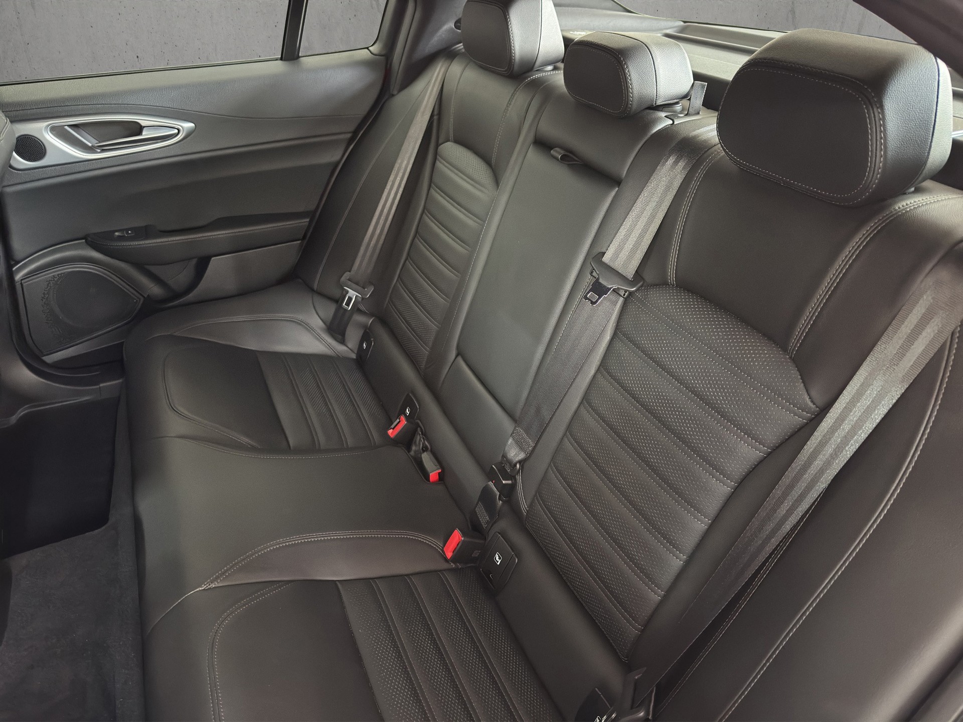 ALFA ROMEO Giulia 2.0 Veloce Q4 AT8 "Pack Premium-Harman Kardon"-image-11