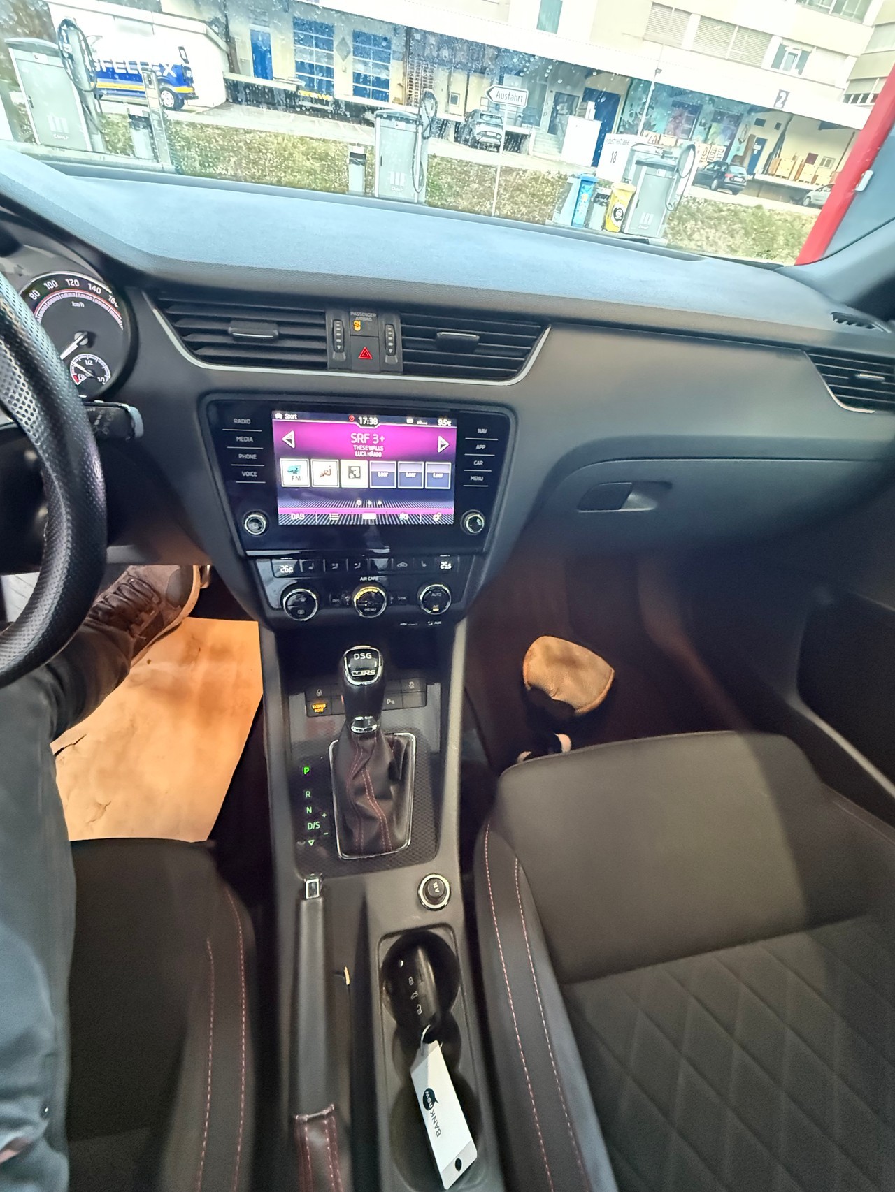 SKODA Octavia Combi 2.0 TDI RS 4x4 DSG-image-7