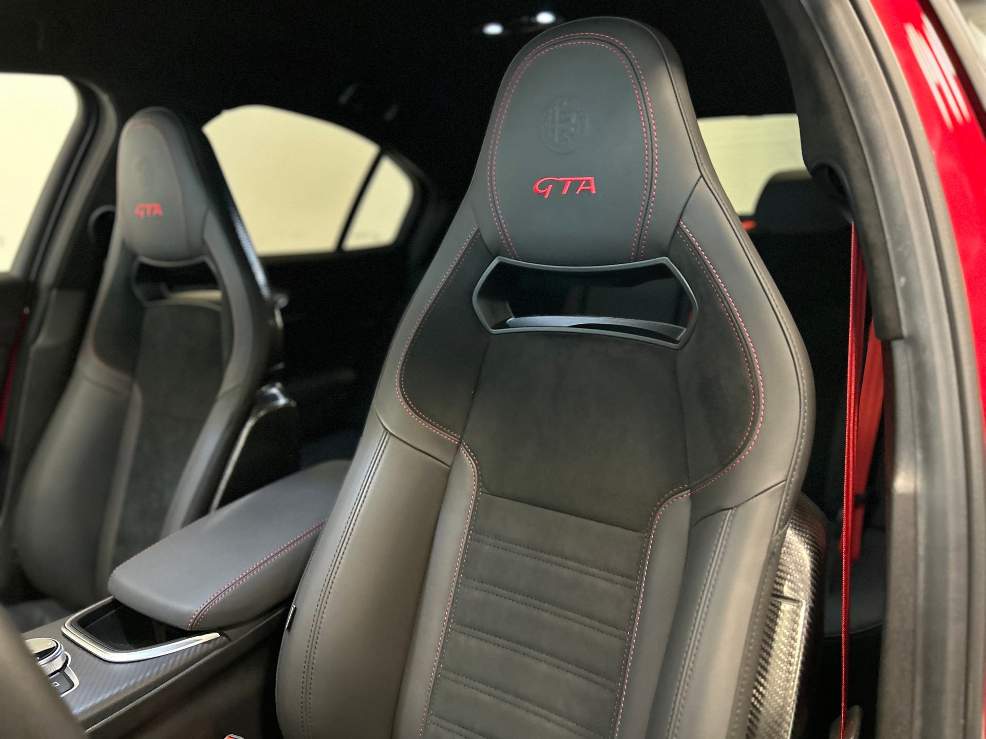 ALFA ROMEO Giulia 2.9 V6 GTA-image-12