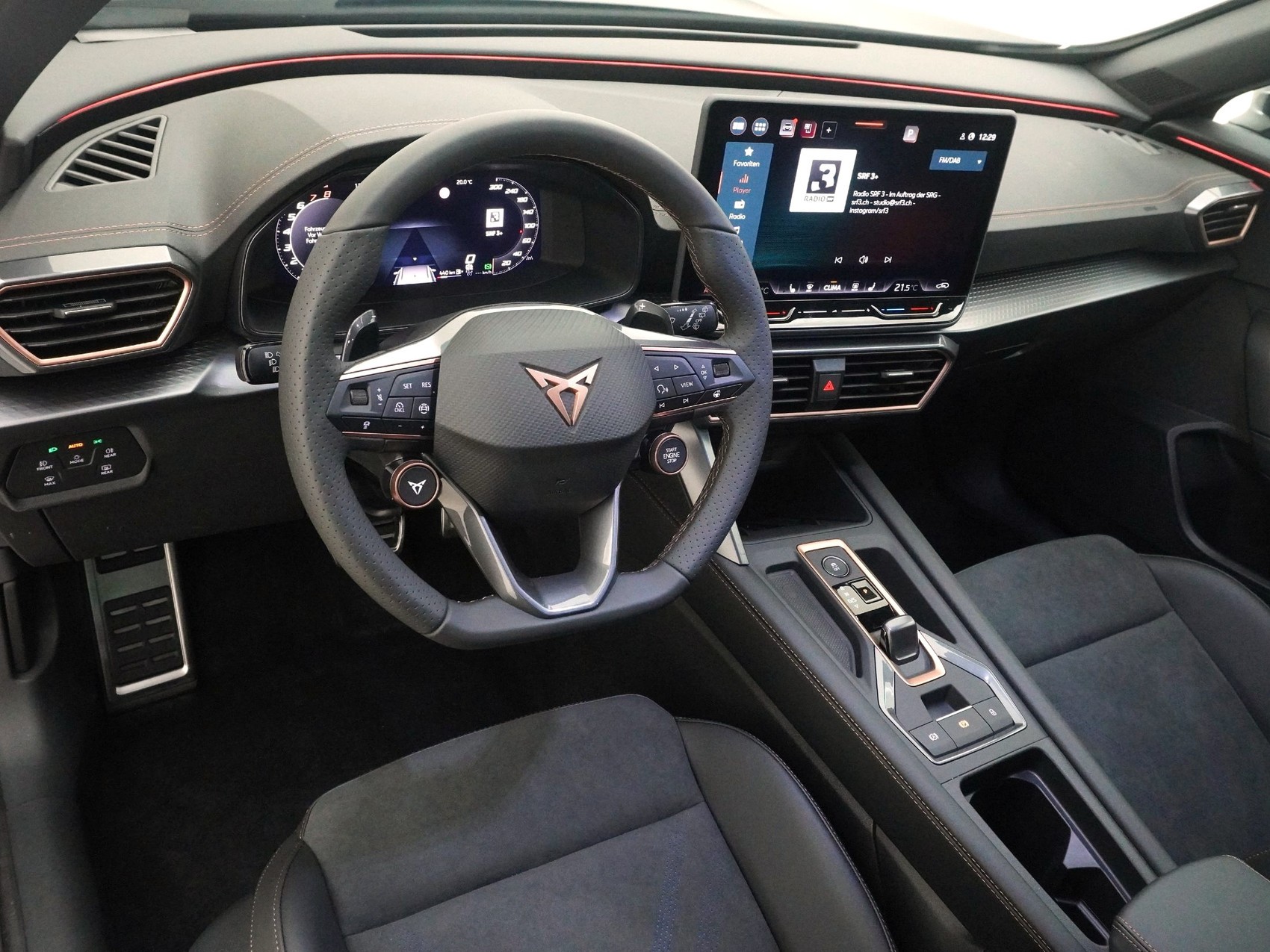 CUPRA Leon 1.5 eTSI DSG-image-10