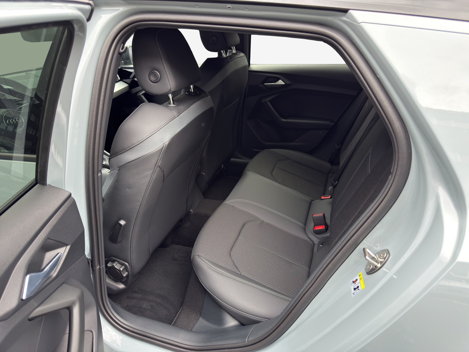 AUDI A1 Sportback 30 TFSI S Line Attraction S-tronic-image-11