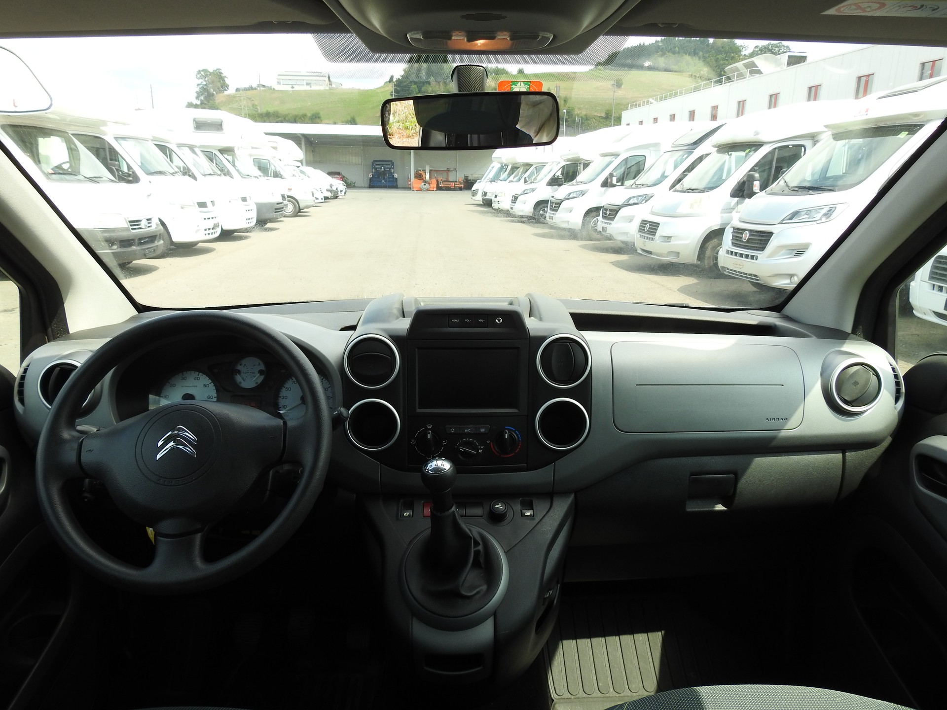 CITROEN Berlingo 1.2i Shine-image-16