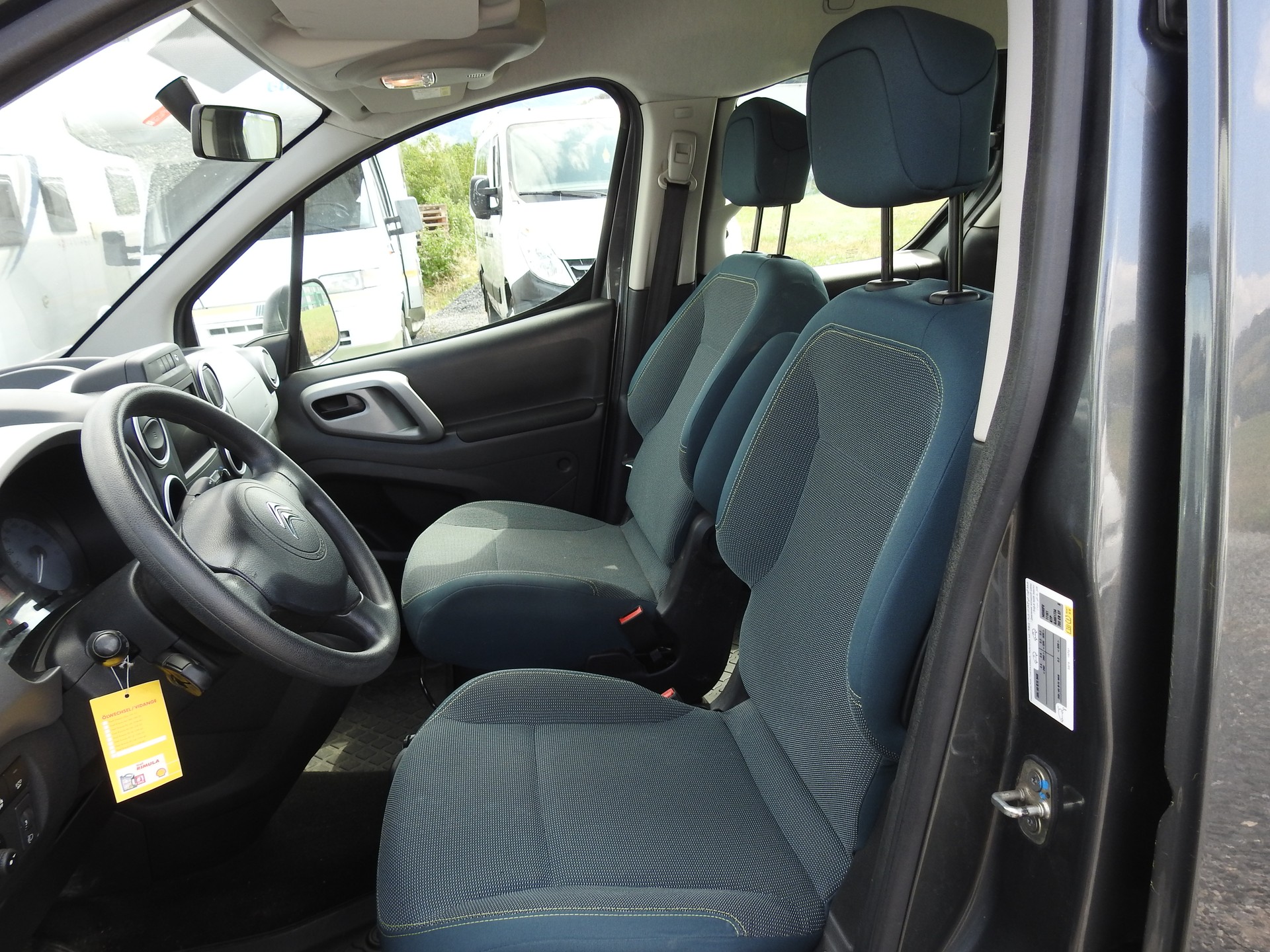 CITROEN Berlingo 1.2i Shine-image-13