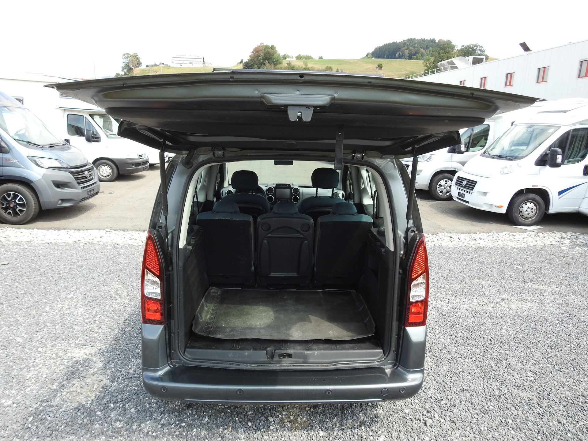 CITROEN Berlingo 1.2i Shine-image-10