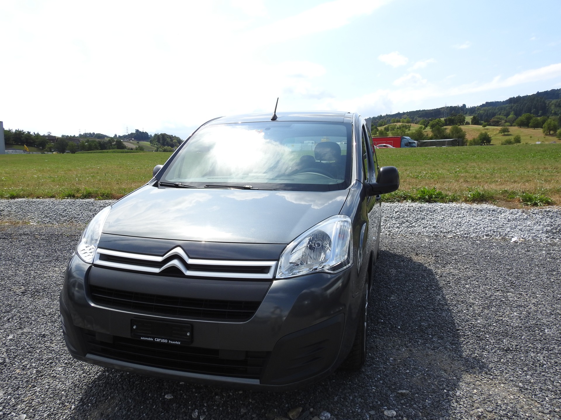 CITROEN Berlingo 1.2i Shine-image-0