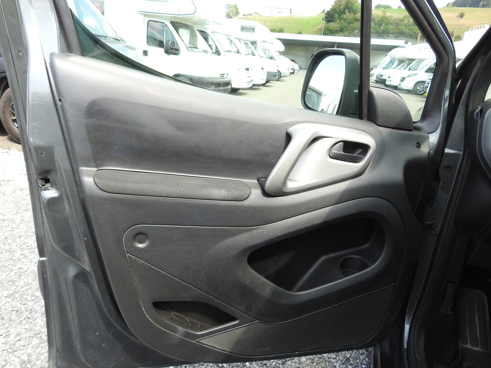 CITROEN Berlingo 1.2i Shine-image-11