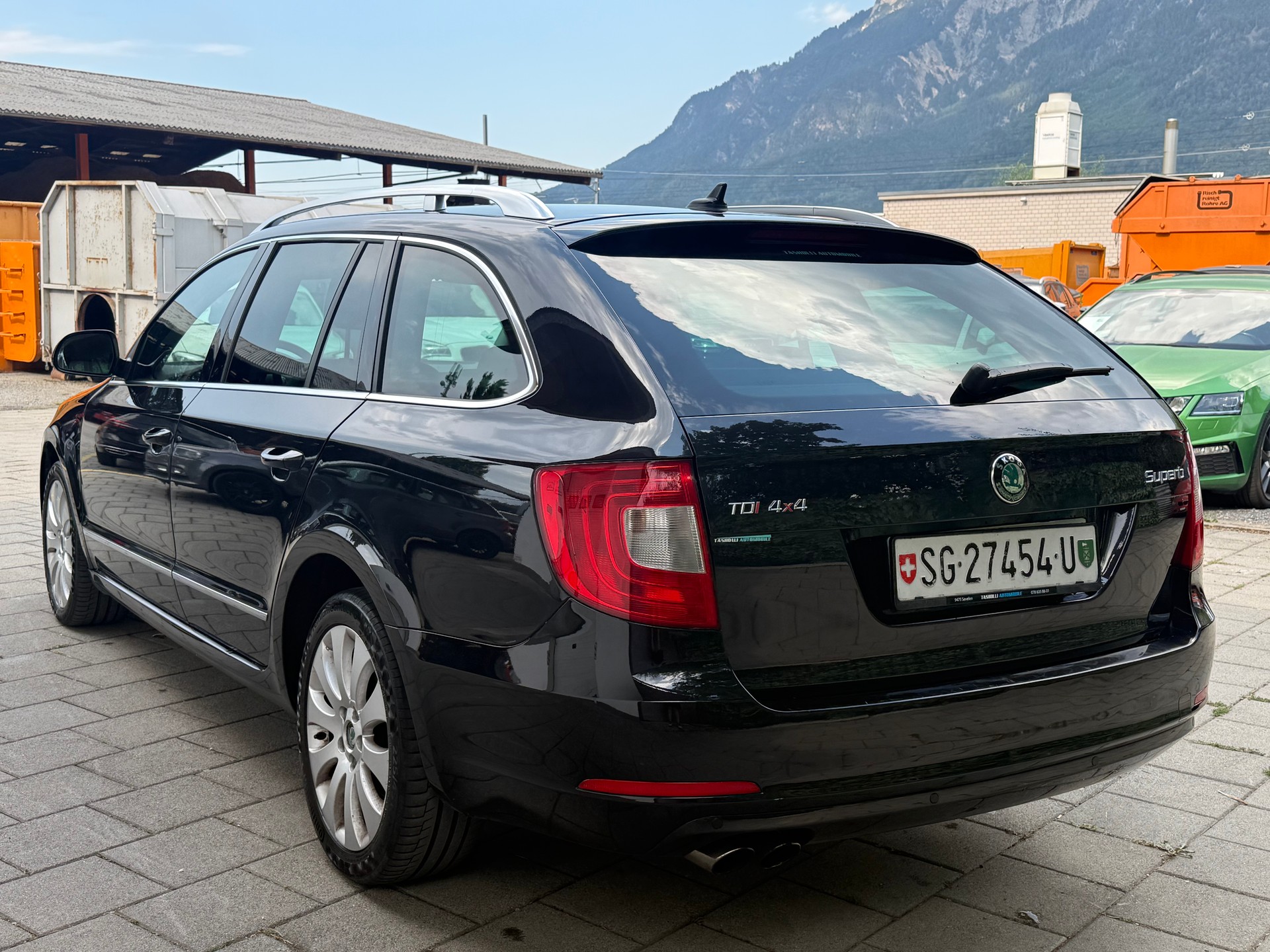 SKODA Superb Combi 2.0 TDi Elegance 4x4 DSG-showroom-element-3