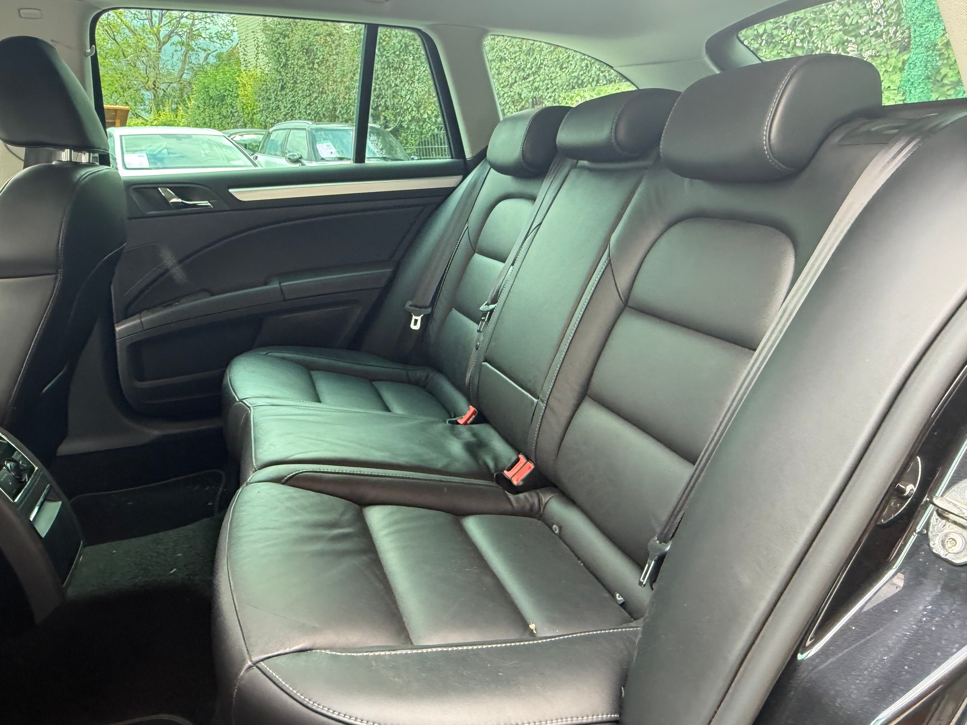 SKODA Superb Combi 2.0 TDi Elegance 4x4 DSG-image-11