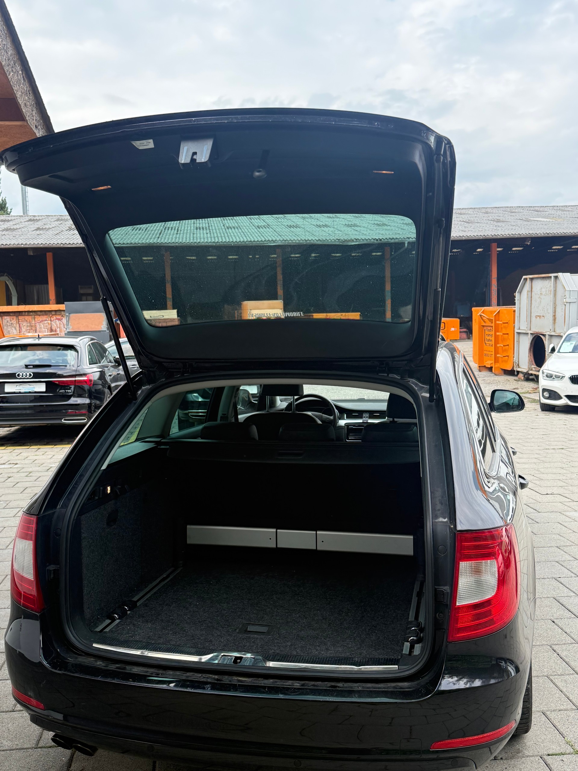 SKODA Superb Combi 2.0 TDi Elegance 4x4 DSG-image-5