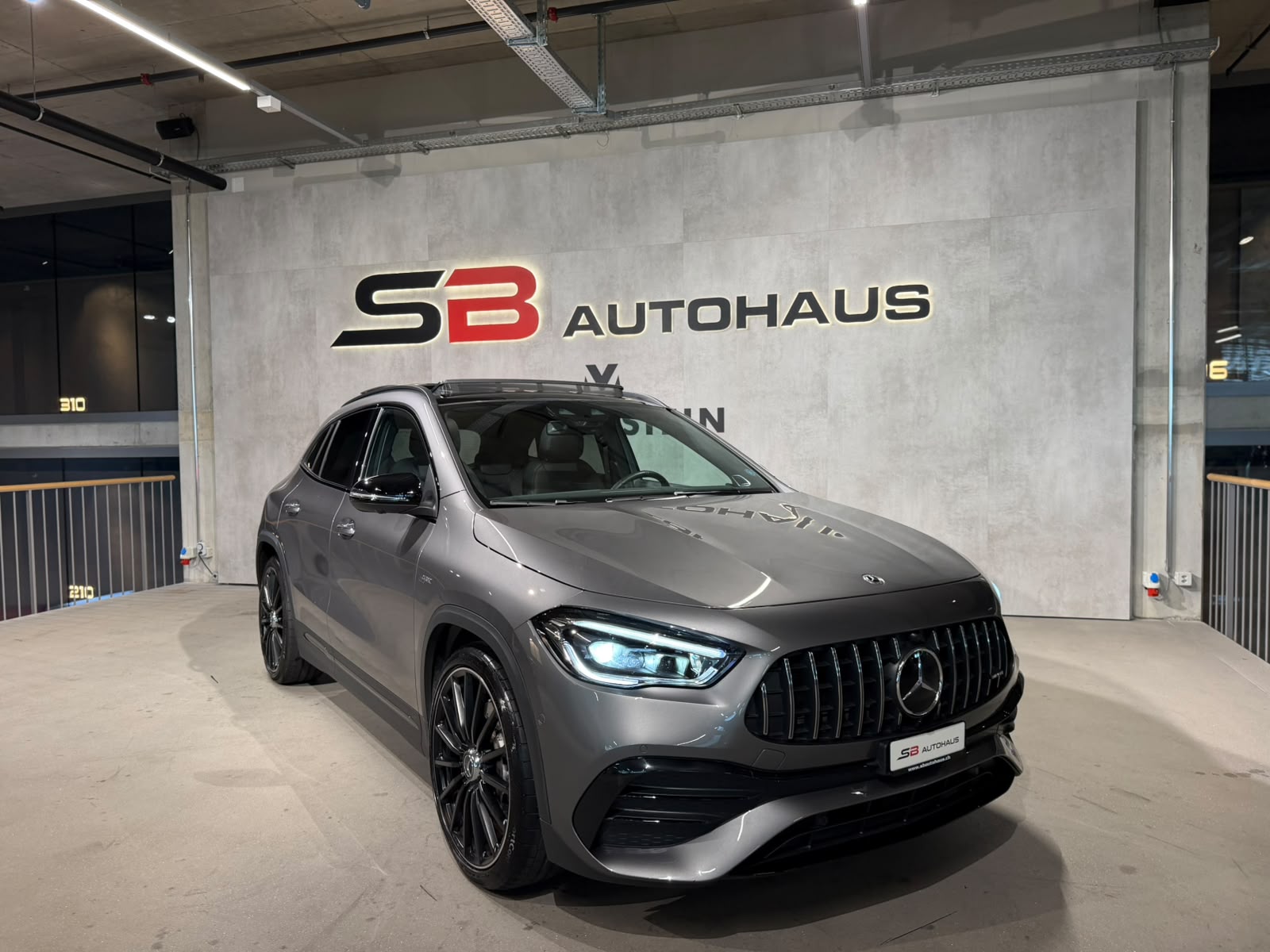 MERCEDES-BENZ GLA 35 AMG 4Matic 8G-Speedshift DCT (CH)-image-3