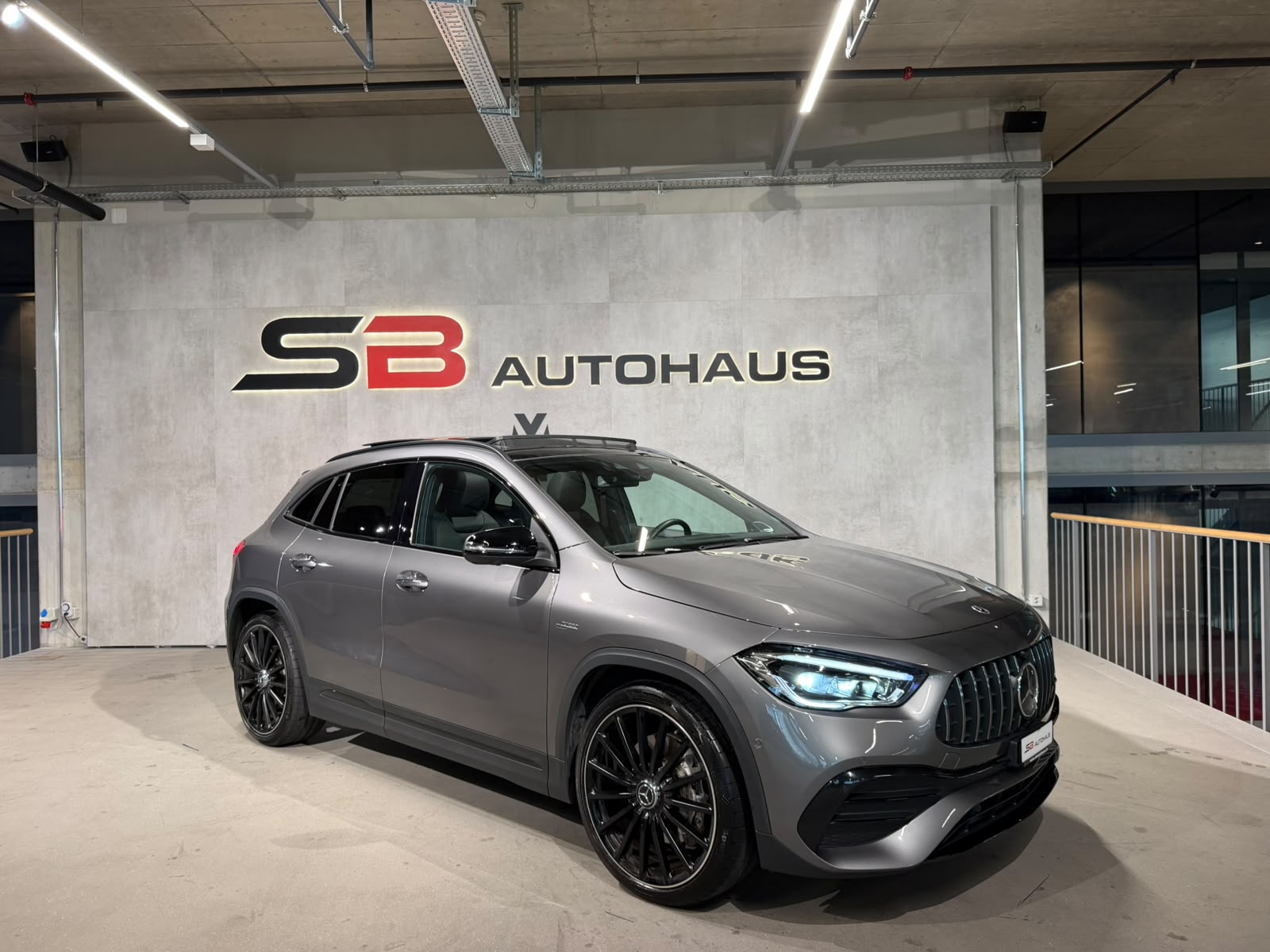 MERCEDES-BENZ GLA 35 AMG 4Matic 8G-Speedshift DCT (CH)-image-1