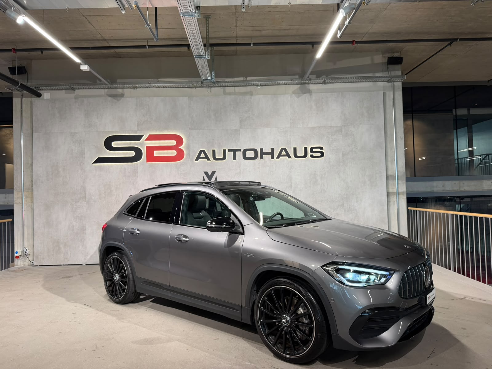 MERCEDES-BENZ GLA 35 AMG 4Matic 8G-Speedshift DCT (CH)-image-0