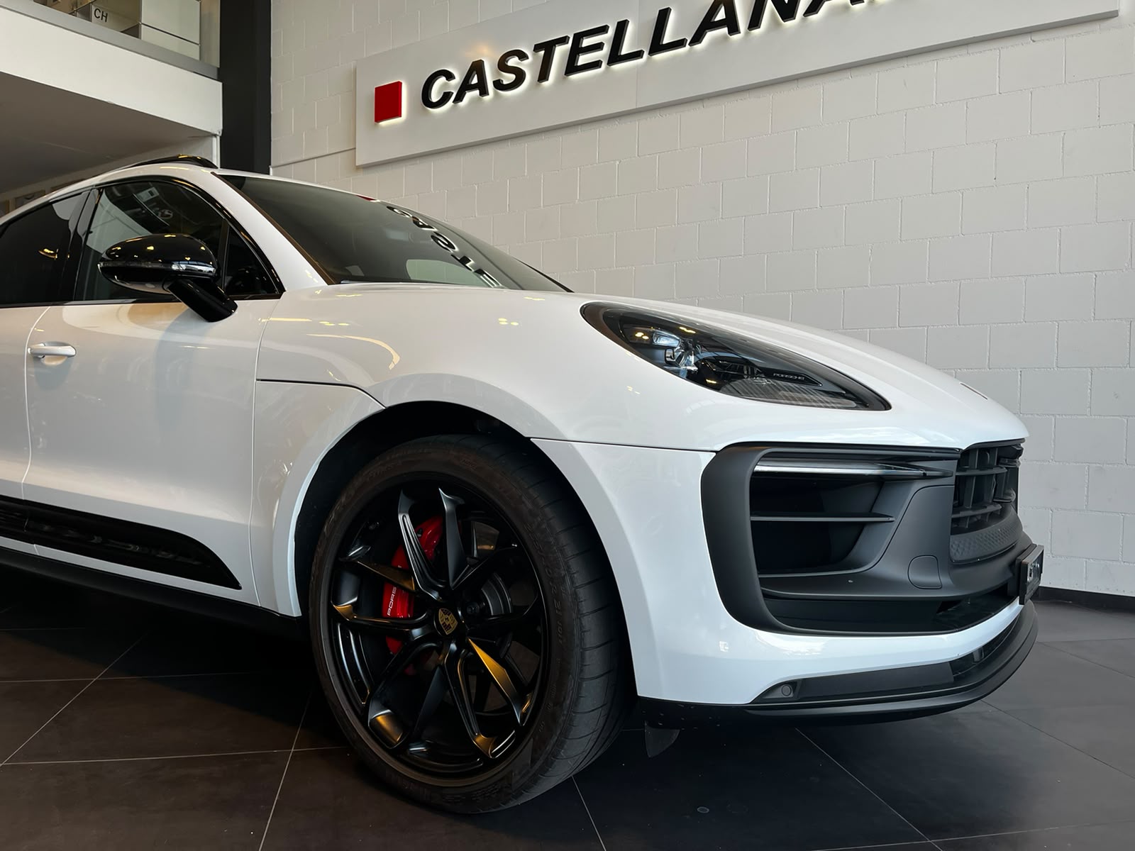 PORSCHE Macan GTS PDK-image-1