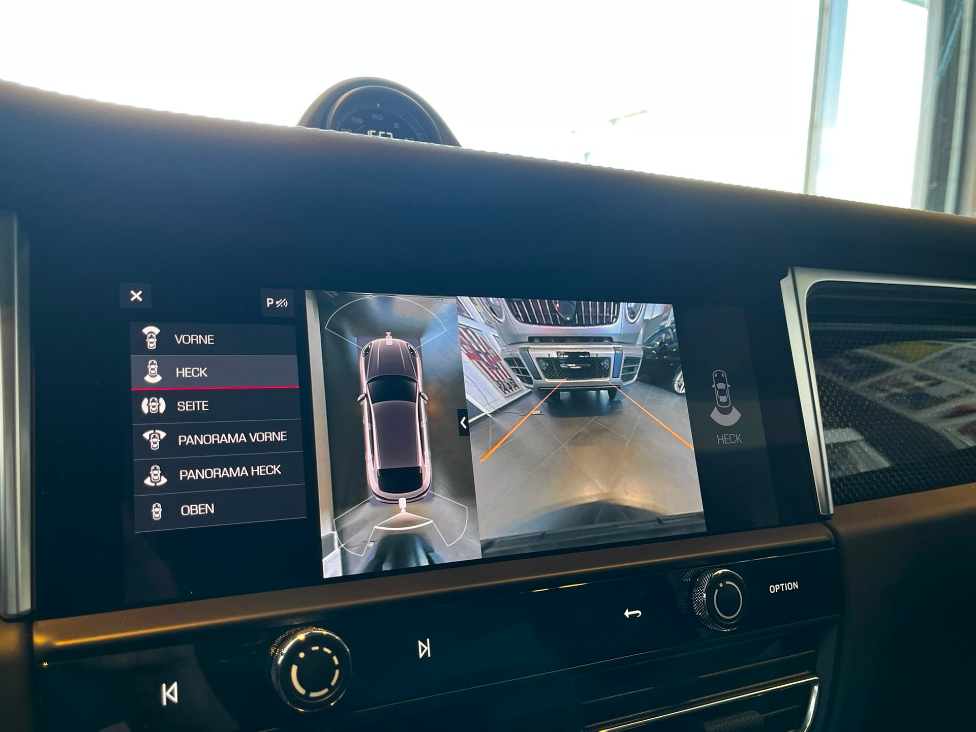 PORSCHE Macan GTS PDK-image-18