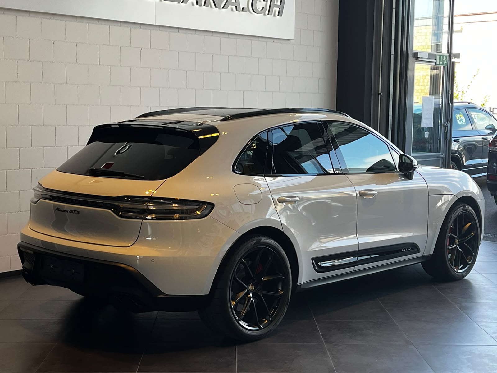 PORSCHE Macan GTS PDK-image-5