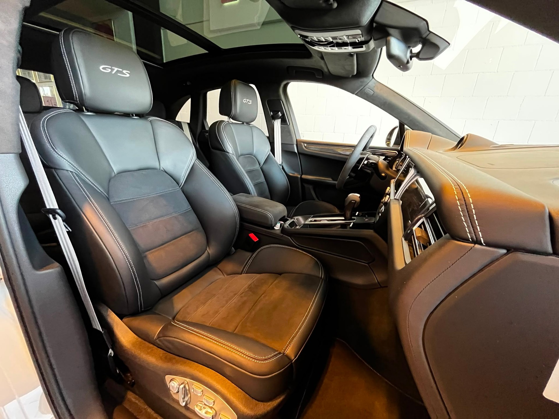 PORSCHE Macan GTS PDK-image-16