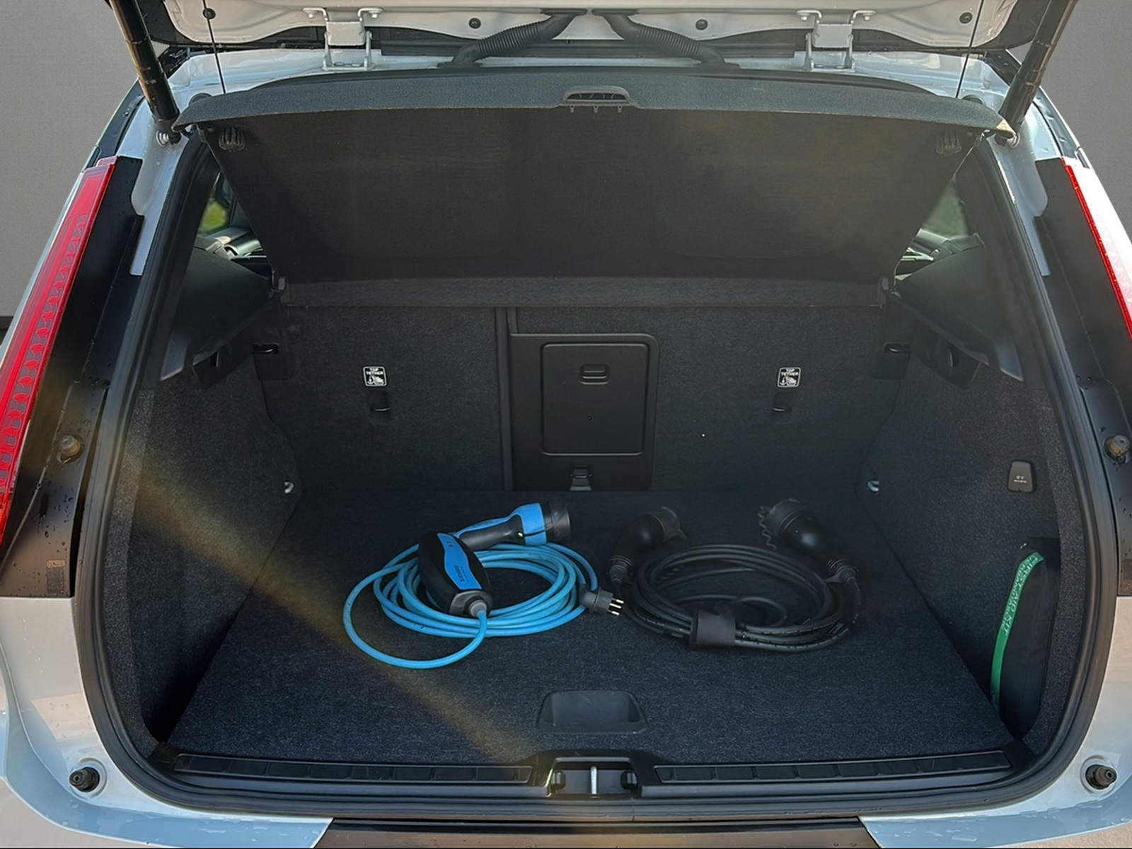 VOLVO XC40 T5 TwE R-Design DCT-image-8