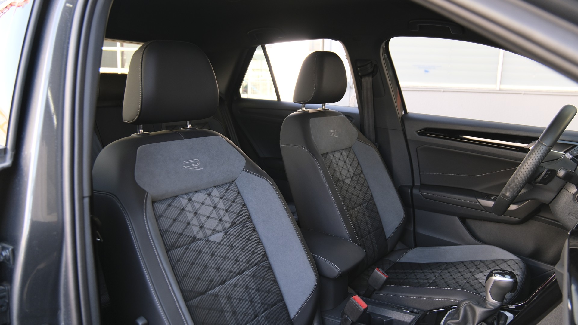 VW T-Roc 1.5 TSI EVO R-Line DSG " Black Style "-image-14