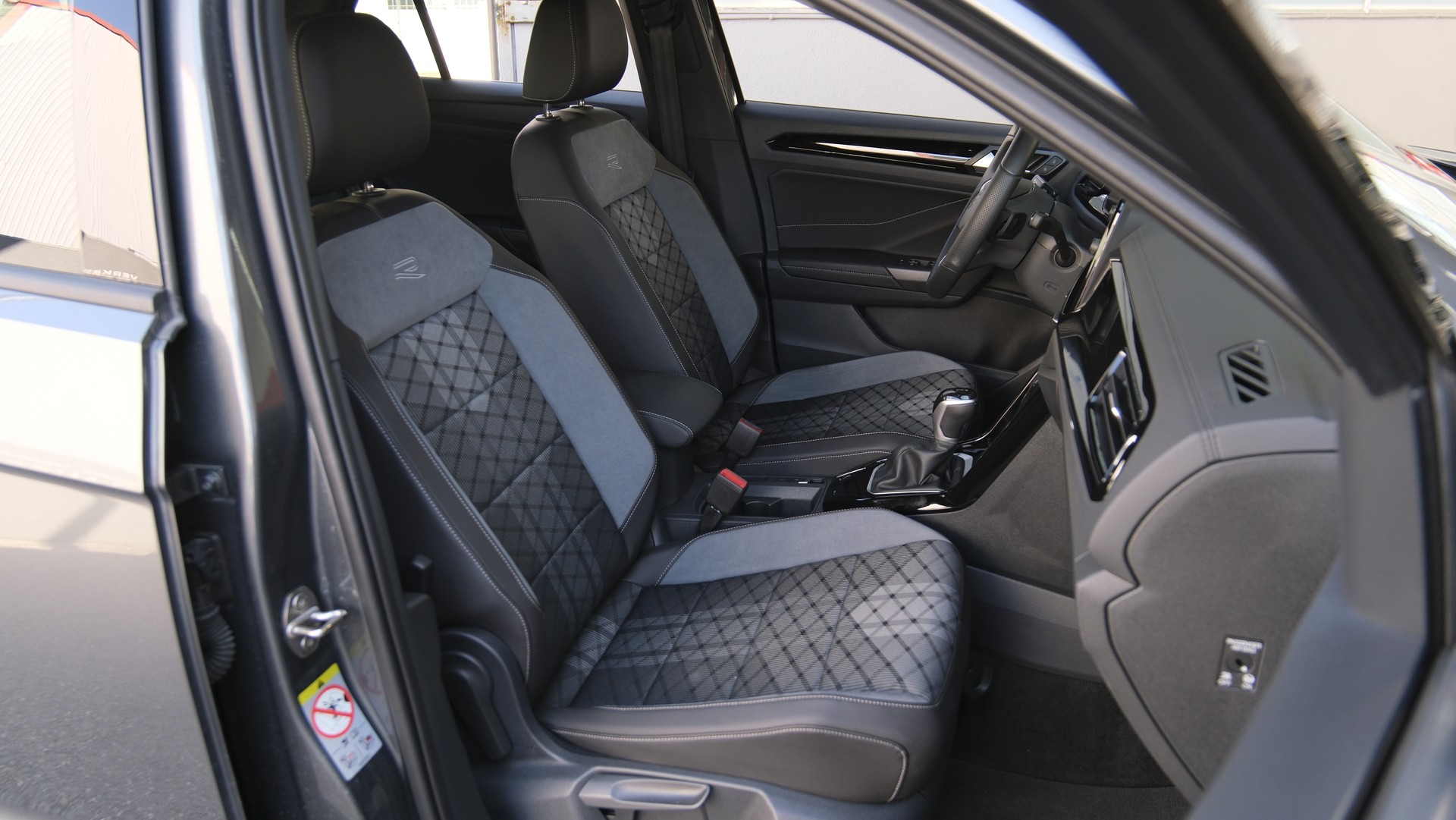 VW T-Roc 1.5 TSI EVO R-Line DSG " Black Style "-image-13