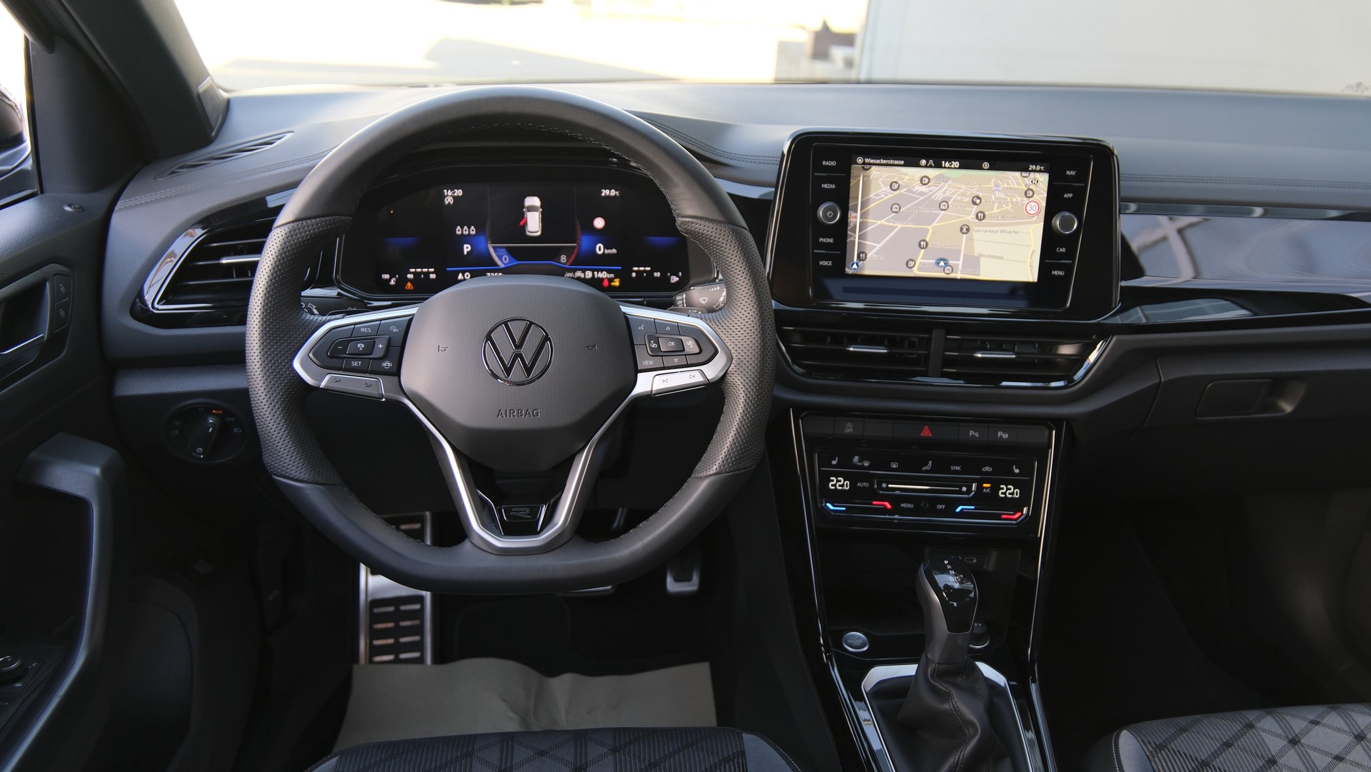 VW T-Roc 1.5 TSI EVO R-Line DSG " Black Style "-image-15