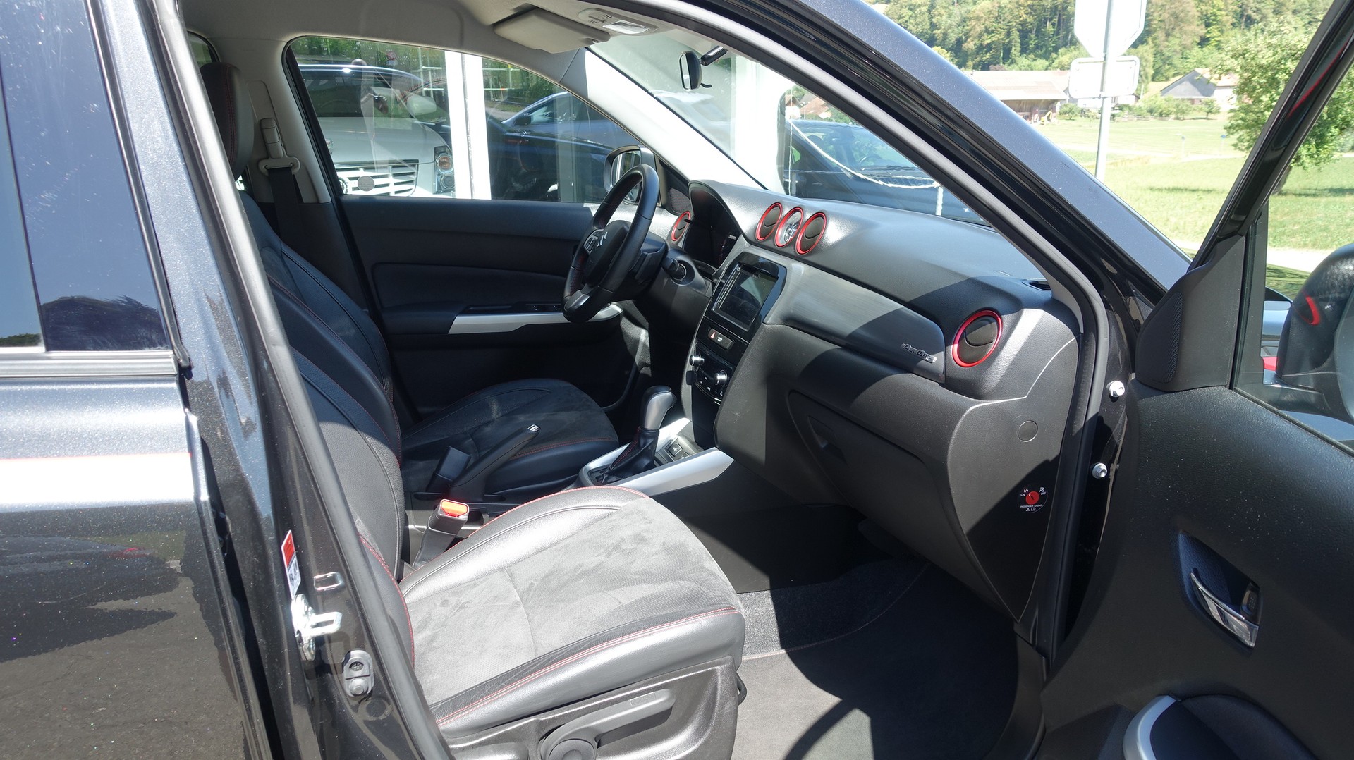 SUZUKI Vitara 1.4 Boosterjet Piz Sulai Top Automatic-image-11