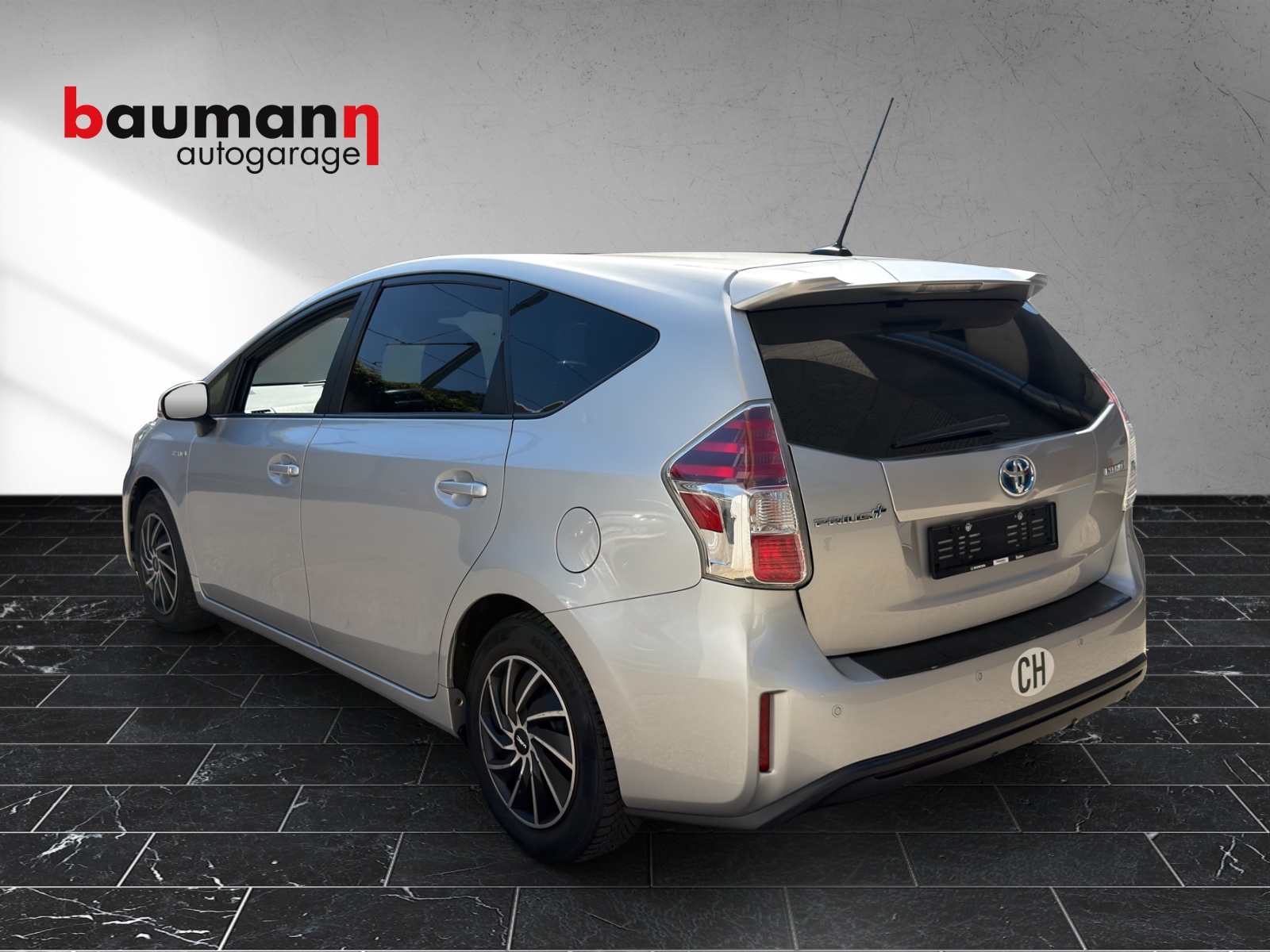 TOYOTA Prius+ 1.8 VVT-i HSD Style-image-3