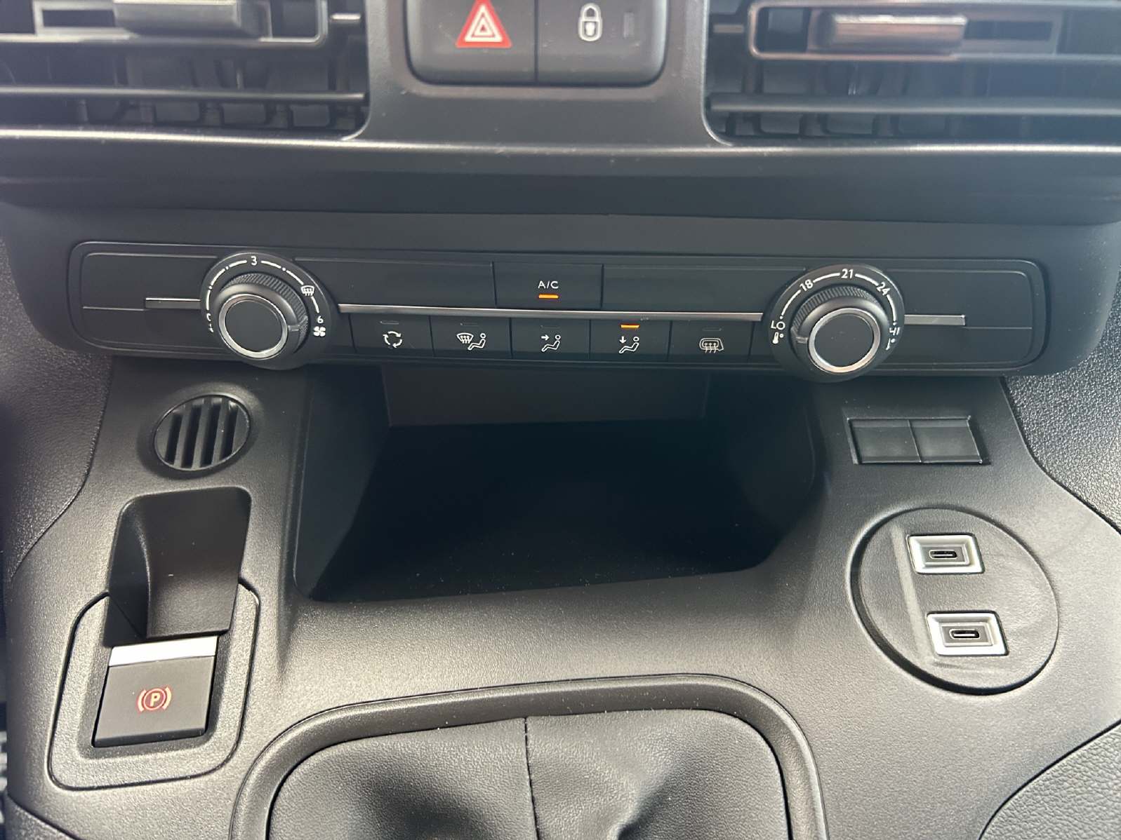 PEUGEOT Partner Kaw. 650 Standard 1.5 BlueHDI 100 S/S-image-12