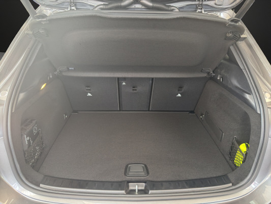 MERCEDES-BENZ GLA 250 4Matic Swiss Star-image-12