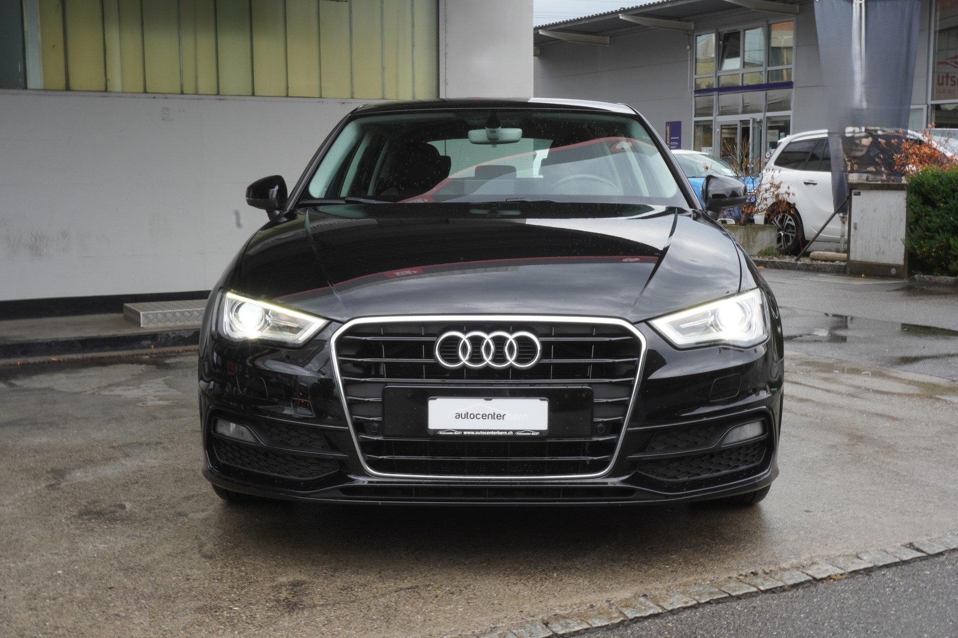 AUDI A3 Sportback 1.4 TFSI S-Line-image-2