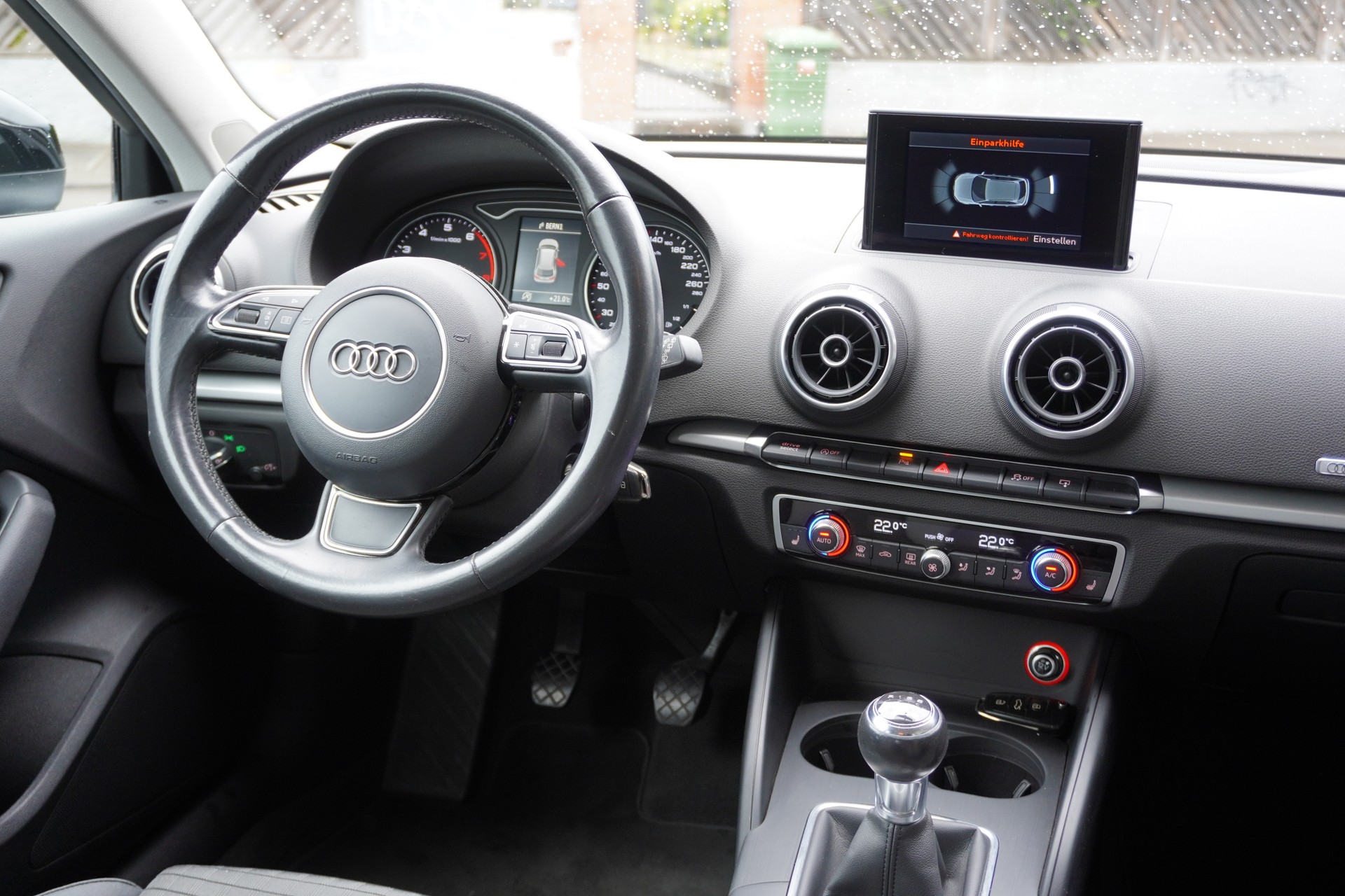 AUDI A3 Sportback 1.4 TFSI S-Line-image-9