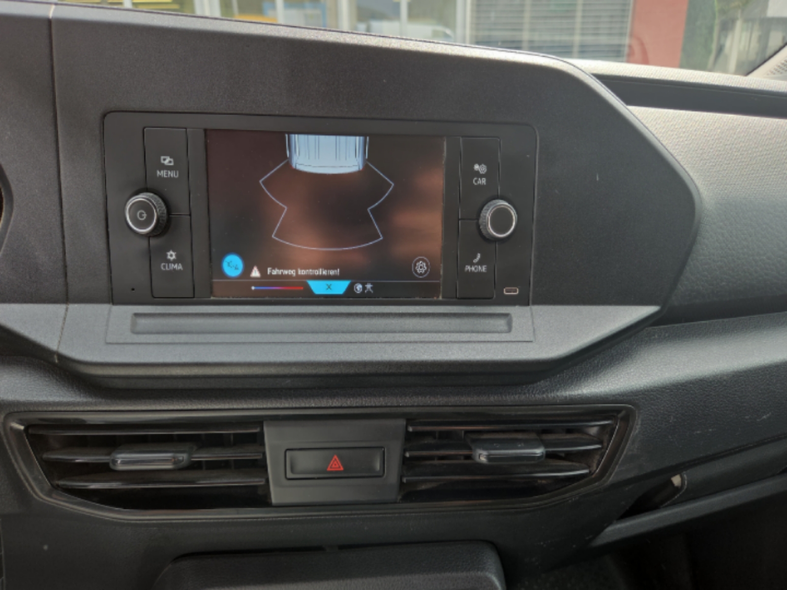 VW Caddy Cargo 2.0TDI 4Motion-image-11