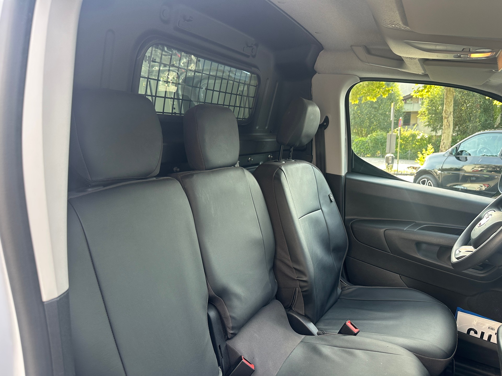 FIAT Doblo 1.5 BlueHDi L1 1000kg Swiss Plus A-image-17