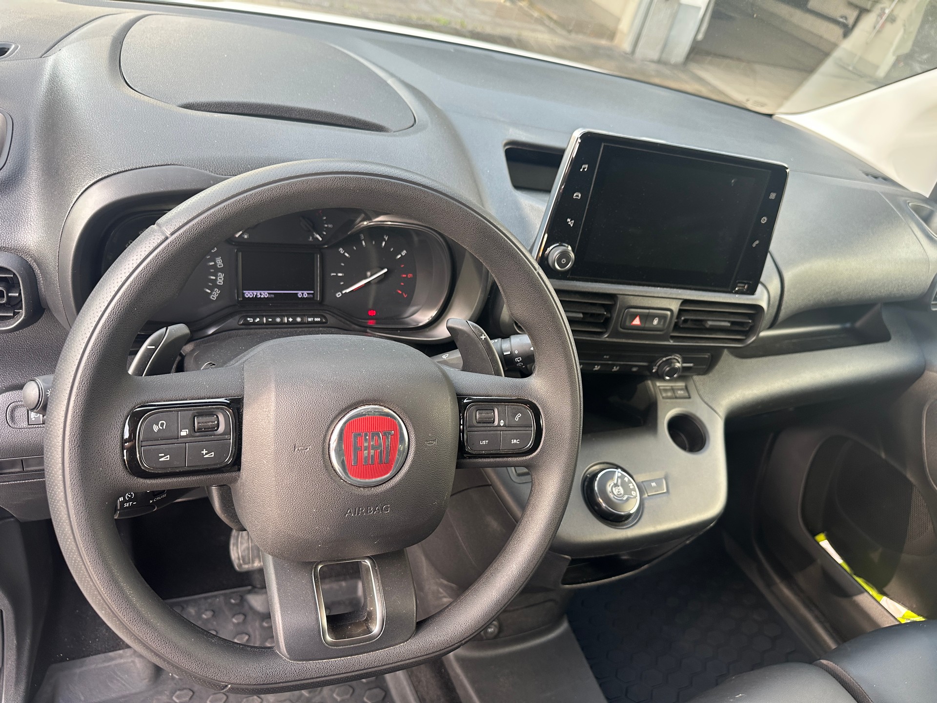 FIAT Doblo 1.5 BlueHDi L1 1000kg Swiss Plus A-image-6