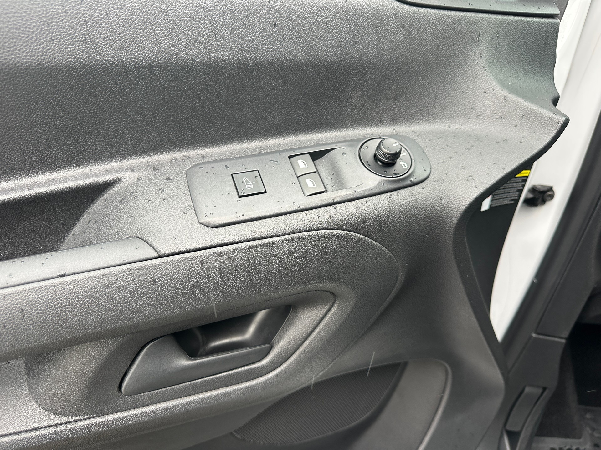 FIAT Doblo 1.5 BlueHDi L1 1000kg Swiss Plus A-image-11