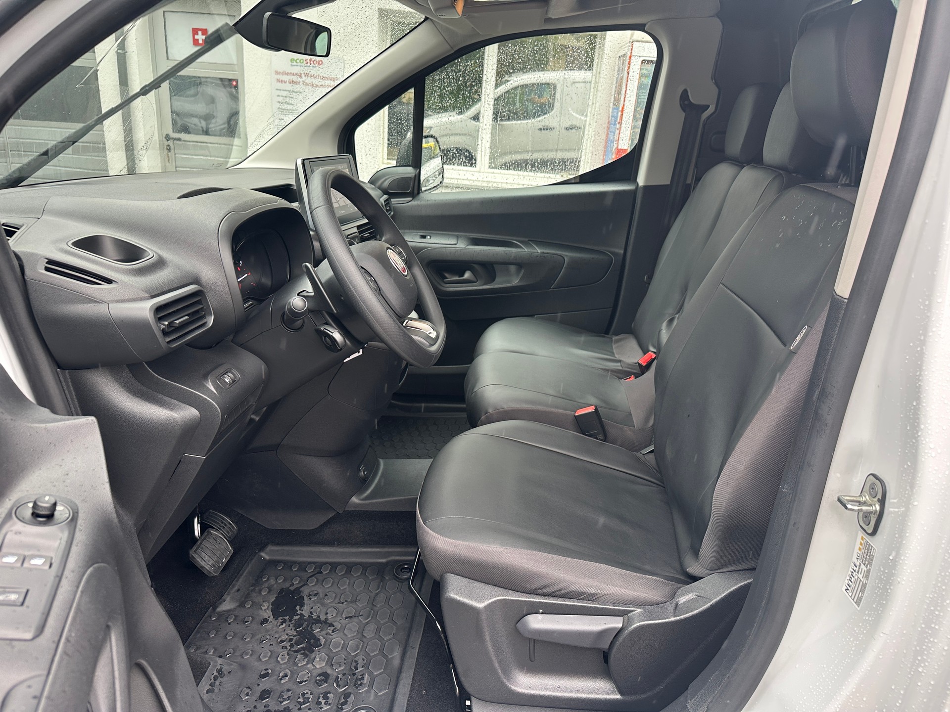 FIAT Doblo 1.5 BlueHDi L1 1000kg Swiss Plus A-image-10