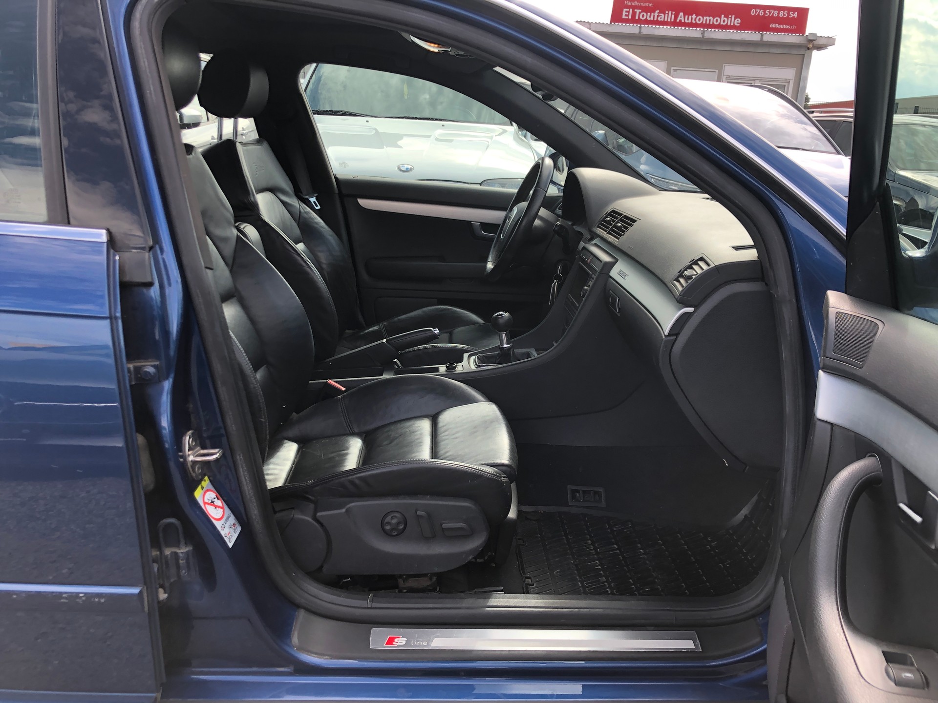 AUDI A4 Avant 2.0 S ̈LINE Turbo FSI quattro-image-13