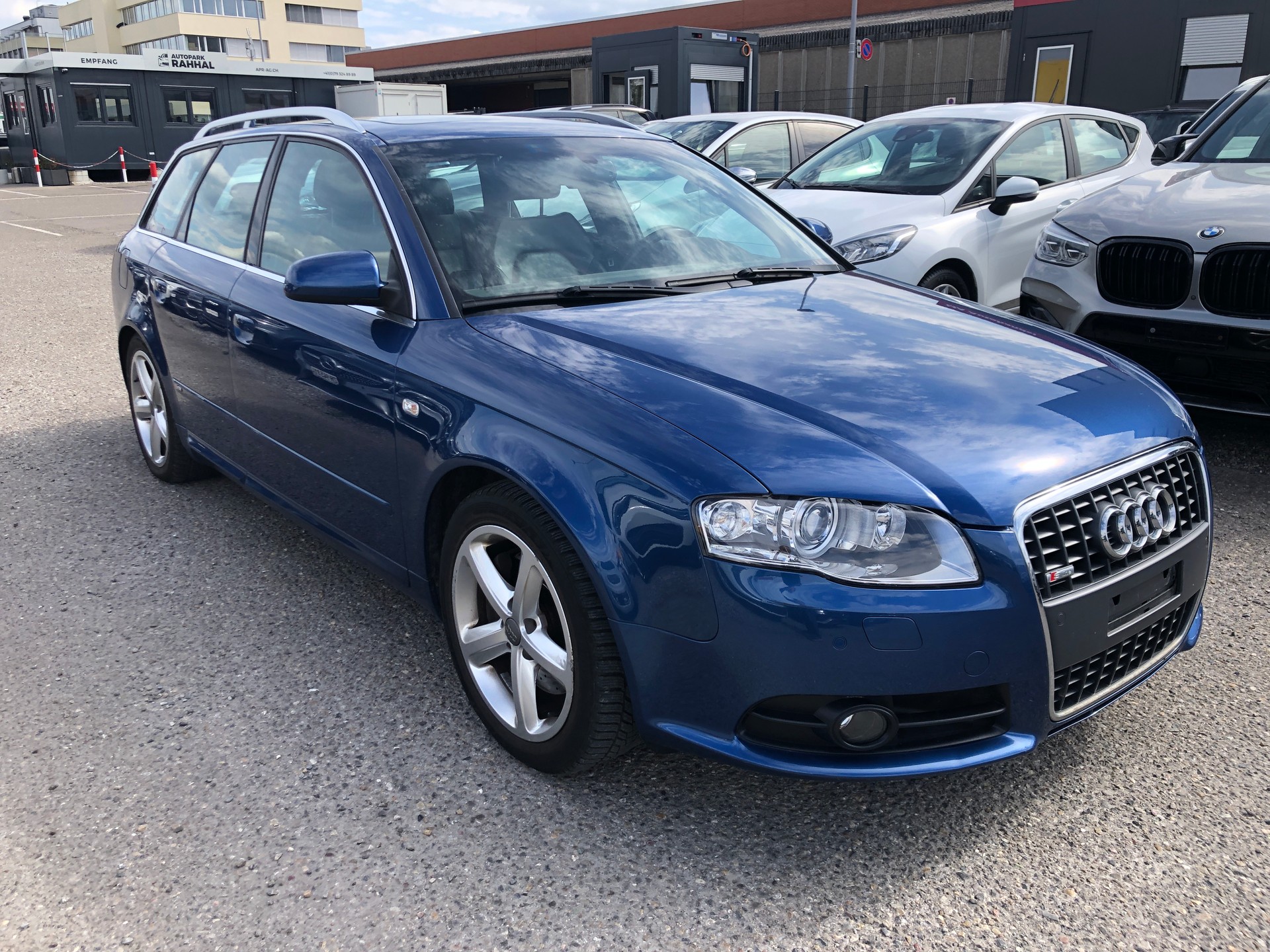 AUDI A4 Avant 2.0 S ̈LINE Turbo FSI quattro-image-2