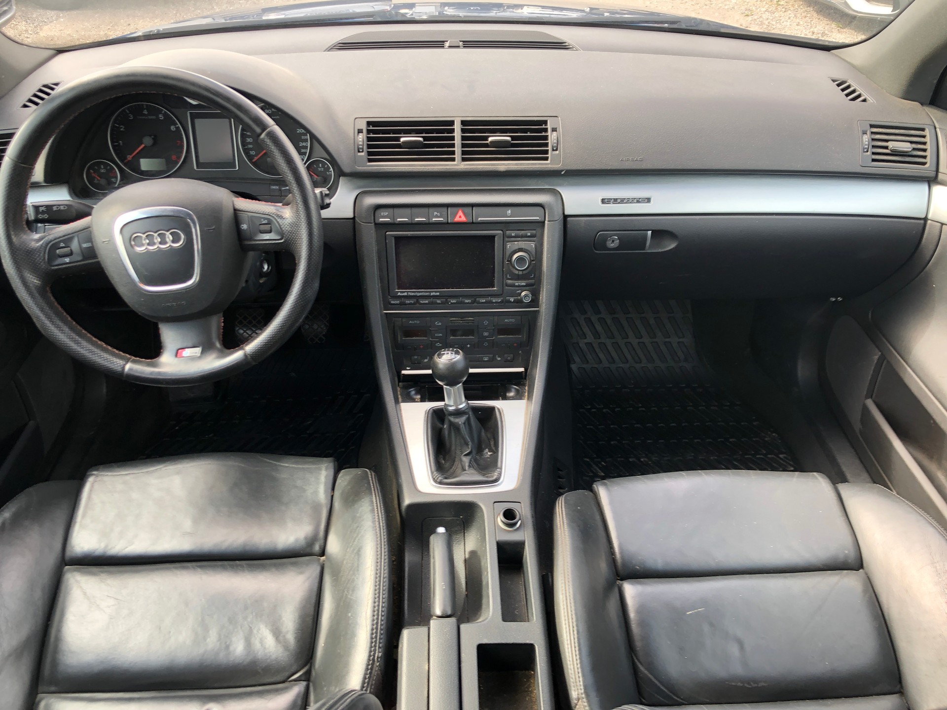 AUDI A4 Avant 2.0 S ̈LINE Turbo FSI quattro-image-10