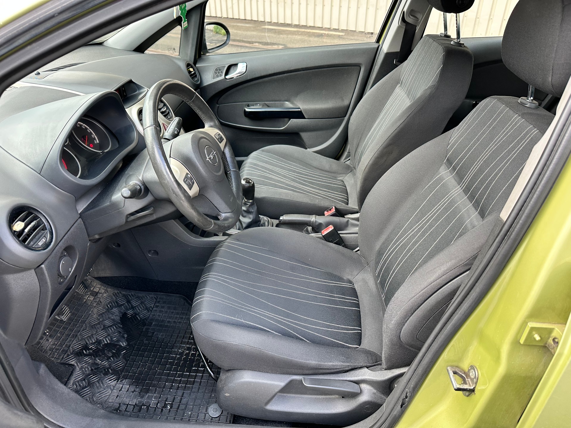 OPEL Corsa 1.4 TP Enjoy-image-13