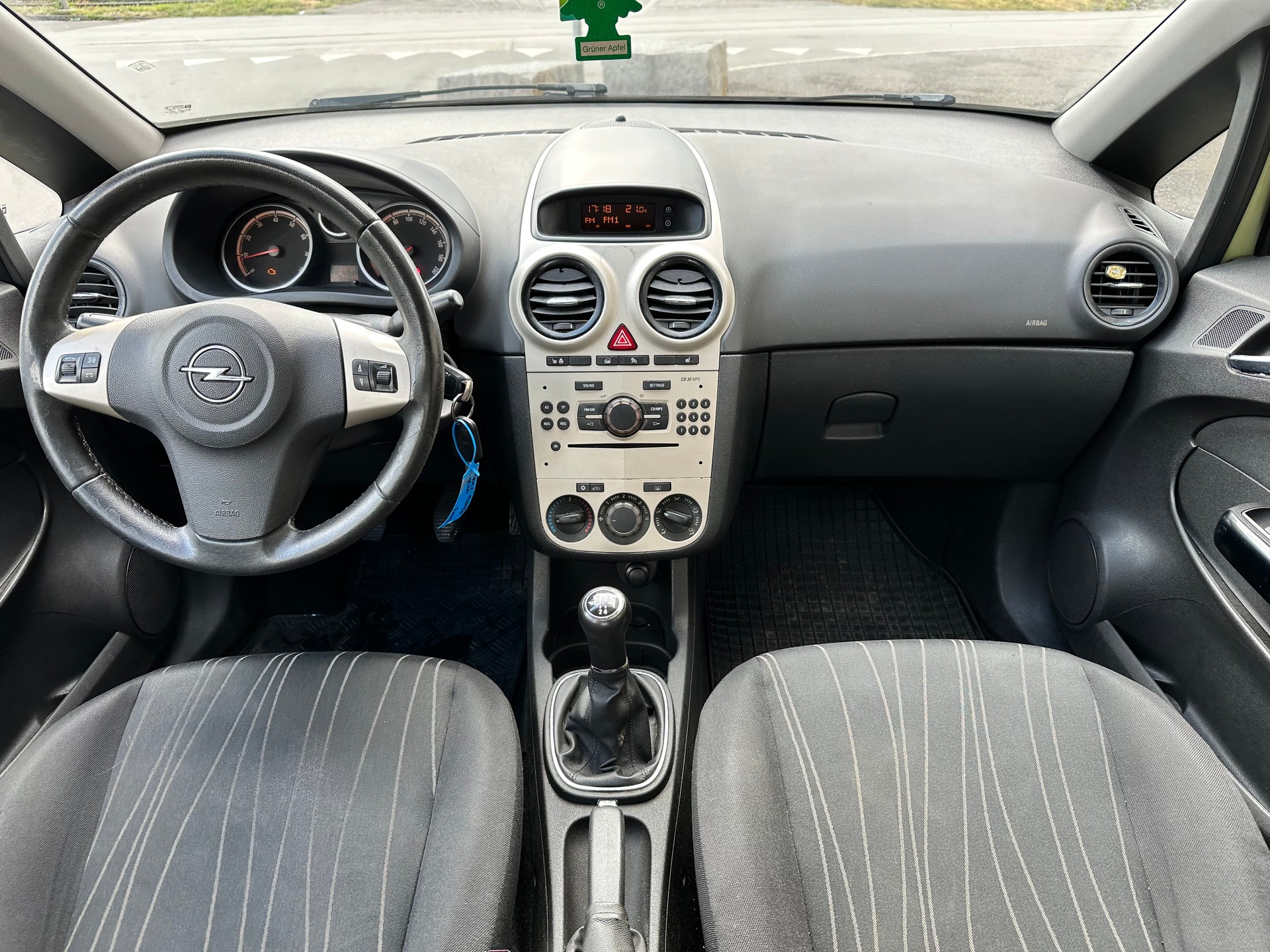 OPEL Corsa 1.4 TP Enjoy-image-12