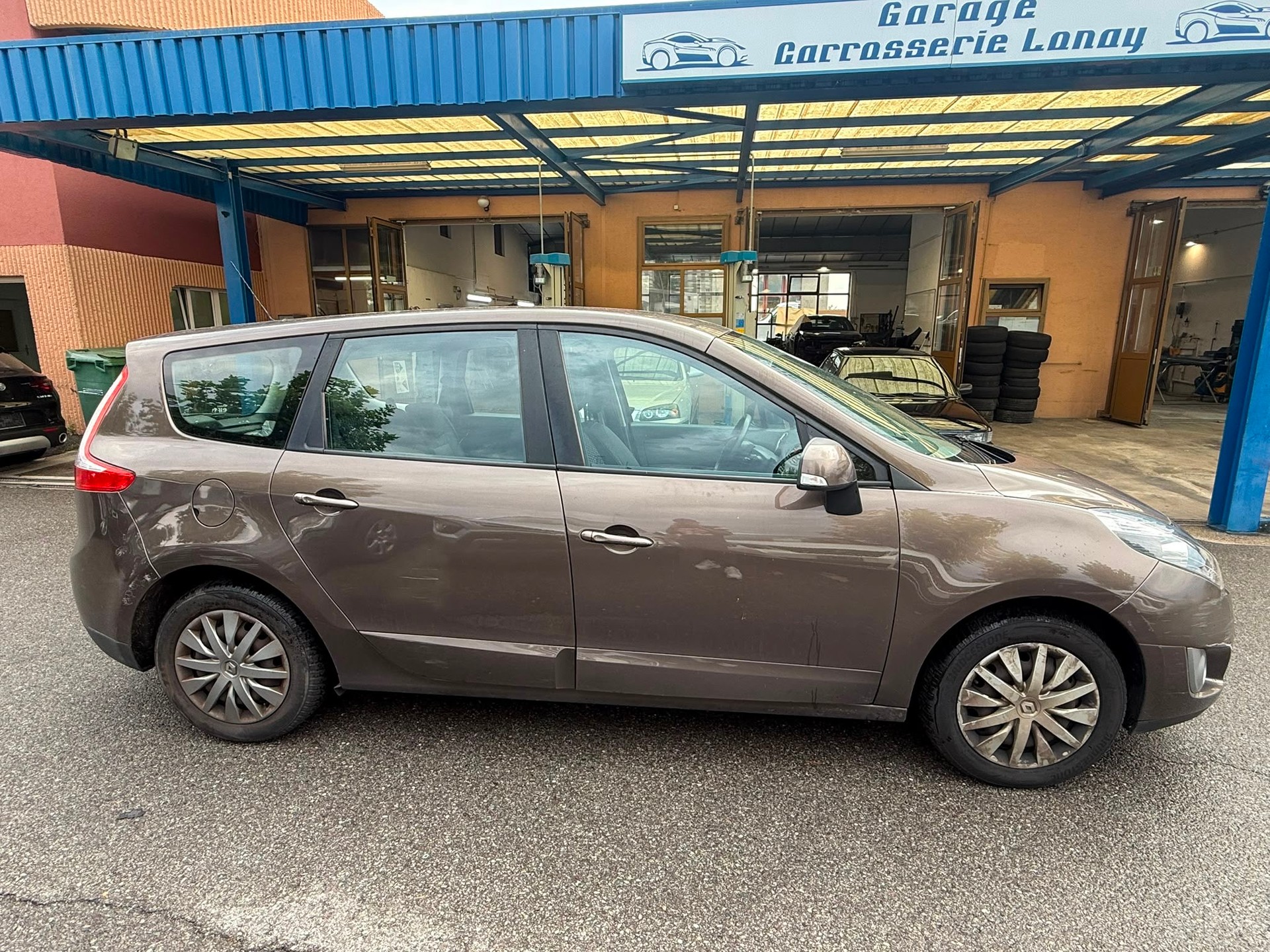 RENAULT Grand Scénic 1.6 16V Expression-image-3