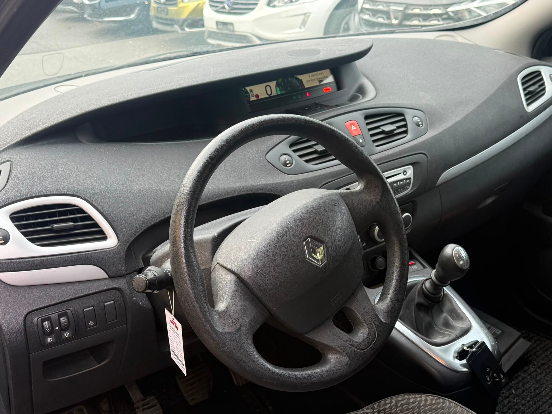 RENAULT Grand Scénic 1.6 16V Expression-image-11