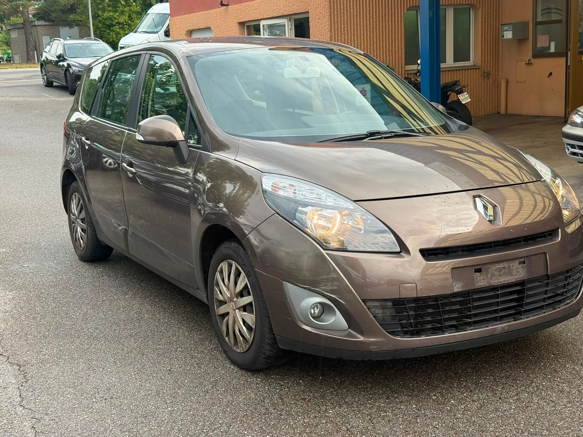 RENAULT Grand Scénic 1.6 16V Expression-image-2
