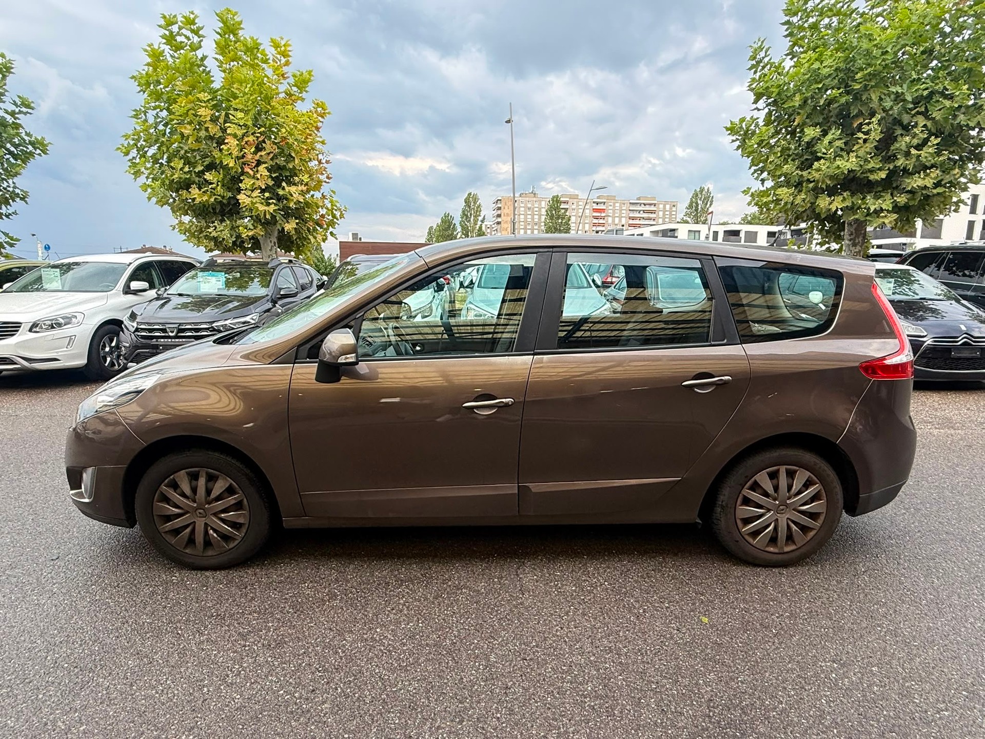 RENAULT Grand Scénic 1.6 16V Expression-image-4