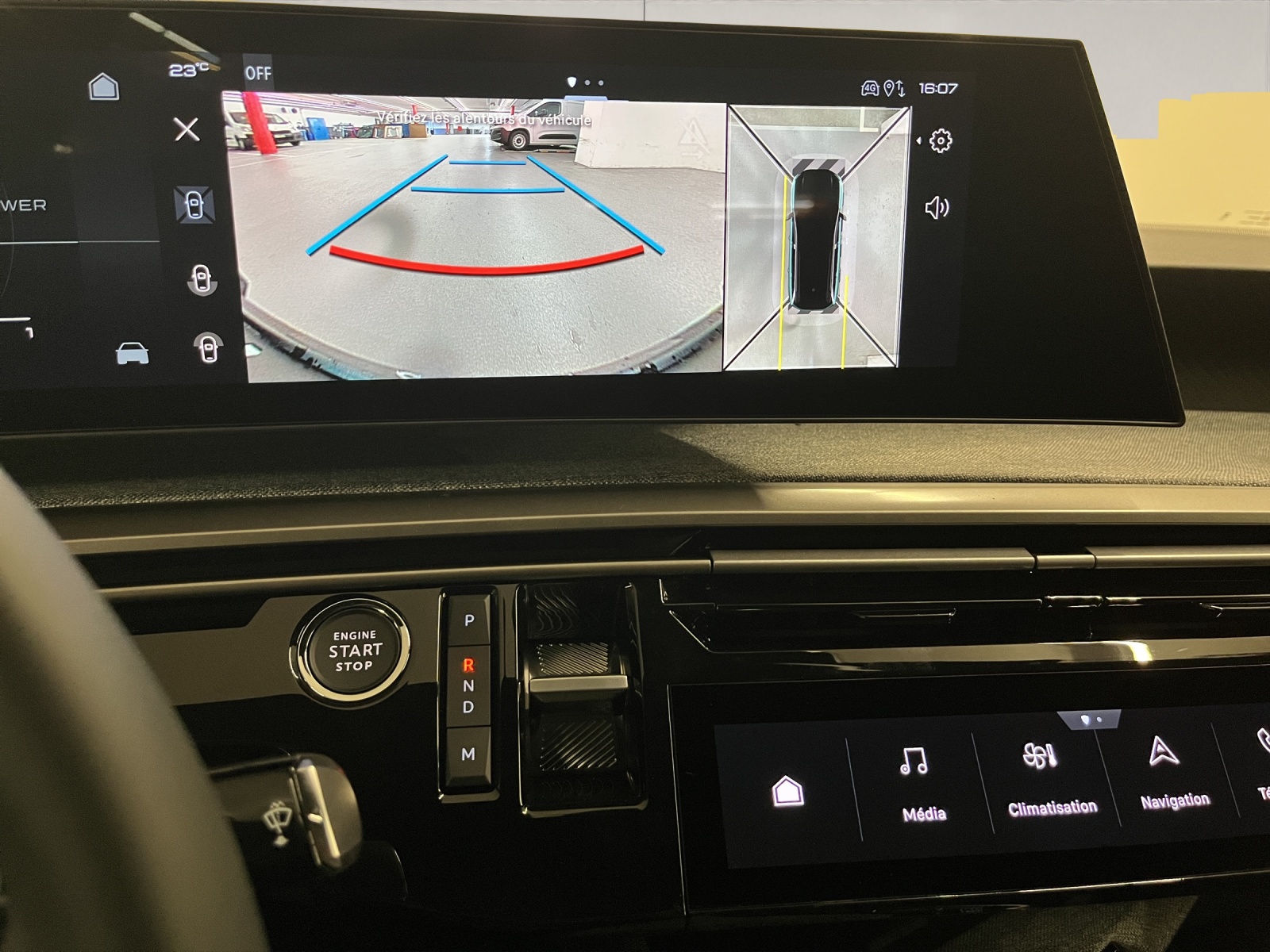 PEUGEOT 5008 1.2 Hybrid Business-image-10