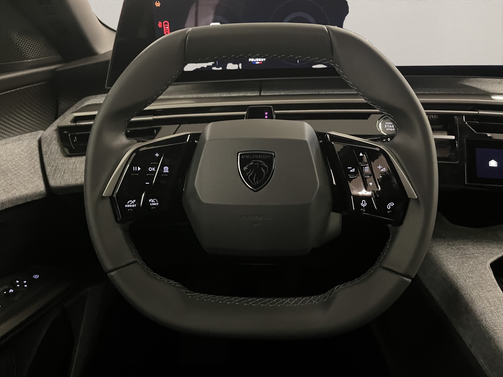 PEUGEOT 5008 1.2 Hybrid Business-image-8