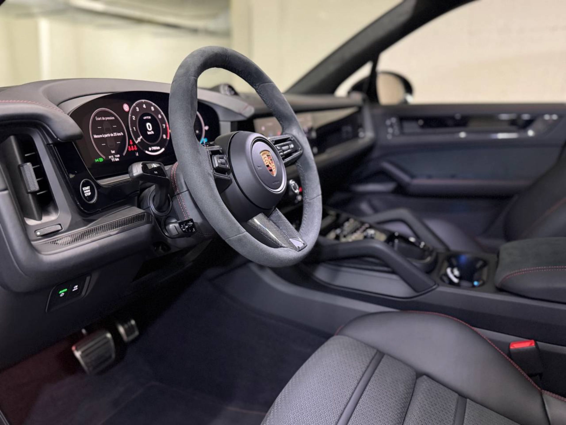 PORSCHE Cayenne GTS-showroom-element-3